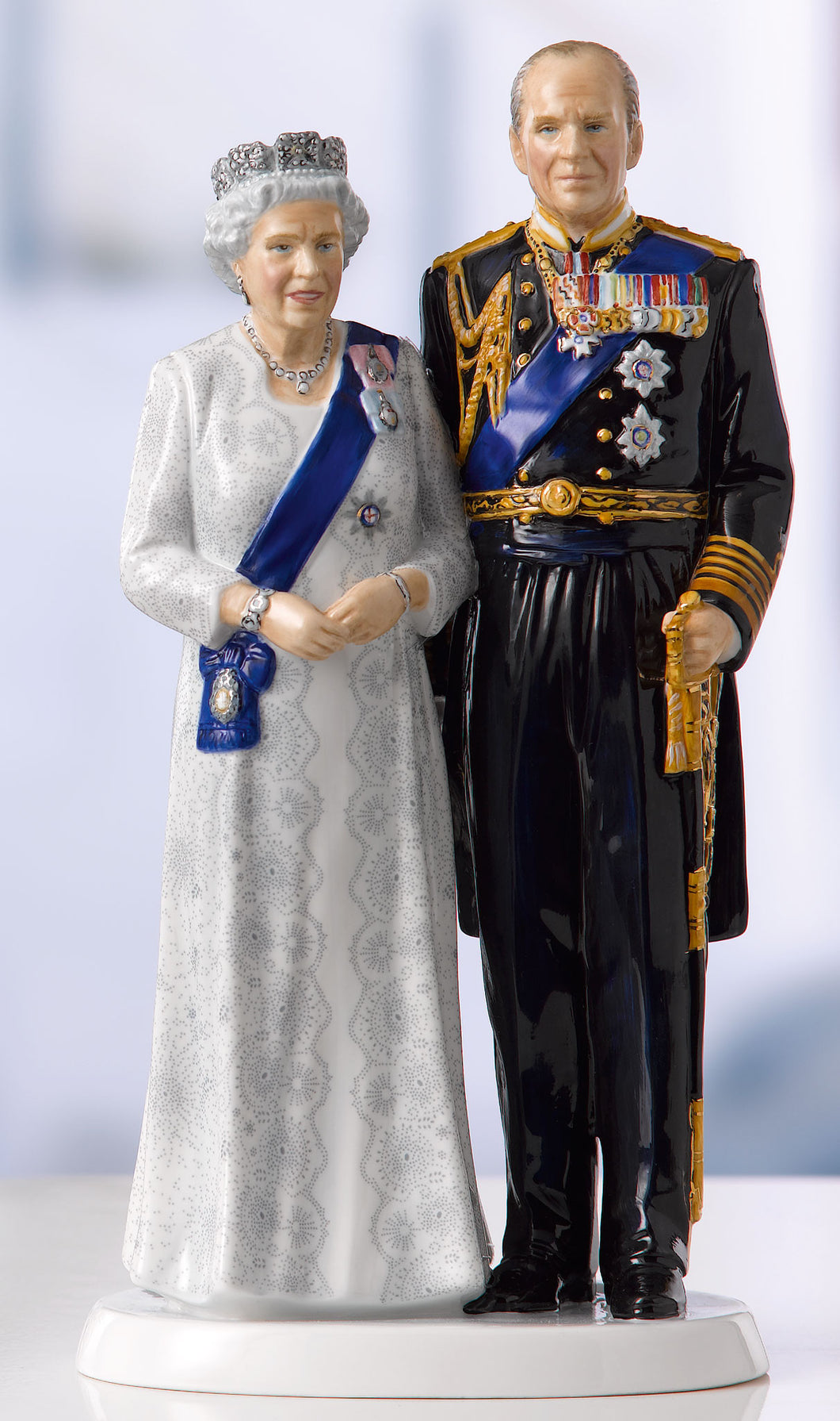 Royal Doulton 70th Wedding Anniversary Platinum Wedding Anniversary (24.5cm) - LAST FEW AVAILABLE!