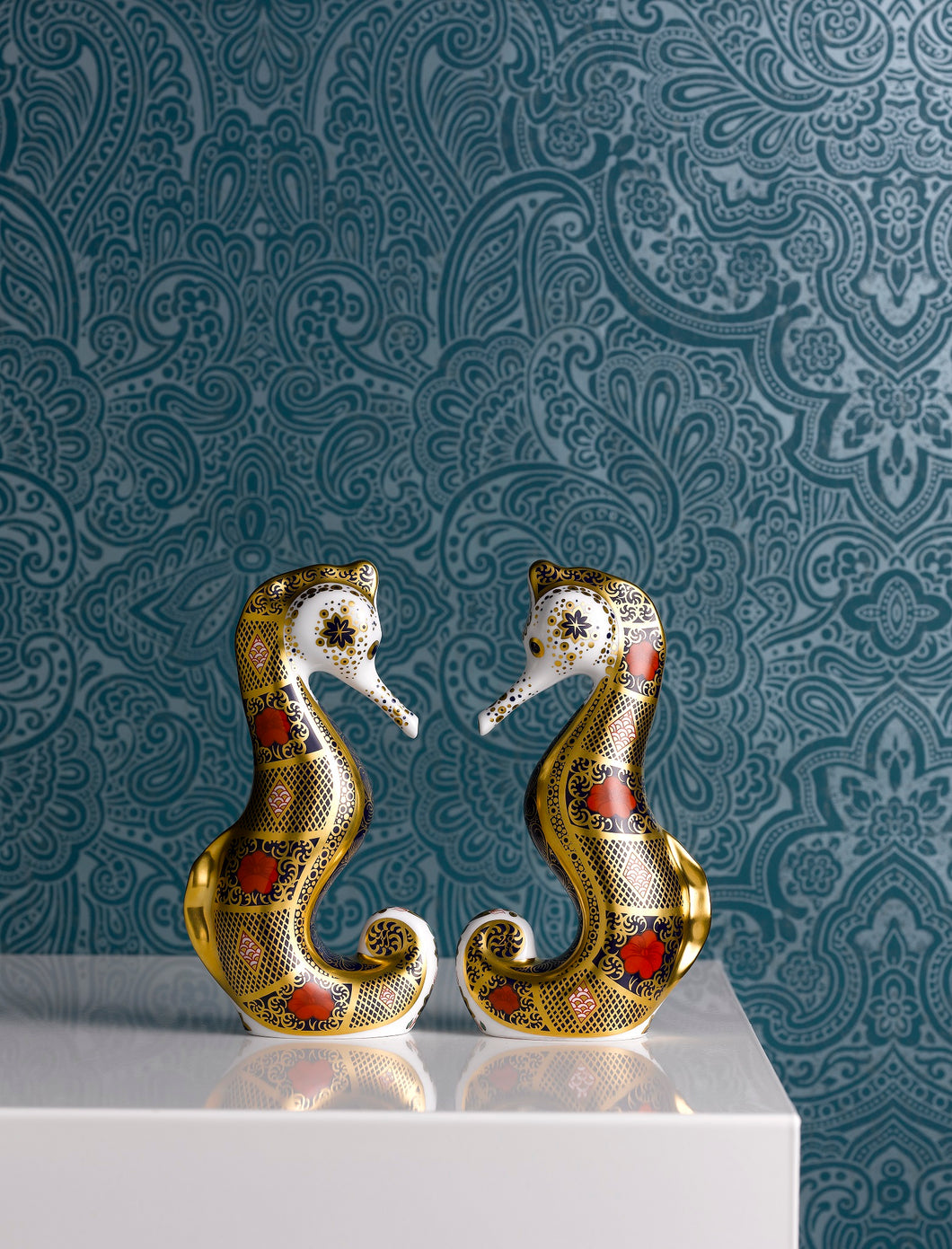 Royal Crown Derby Old Imari Solid Gold Band Seahorse