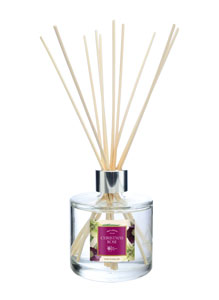 Wax Lyrical 200ml Reed Diffuser Christmas Rose - LAST FEW AVAILABLE!